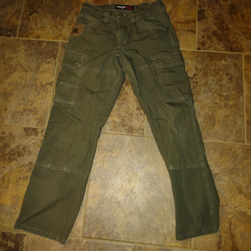 Wrangler riggs ranger pants in olive